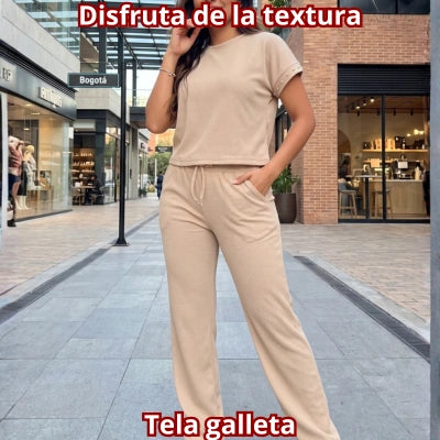 Conjunto Tela Galleta con Detalle de Perlas