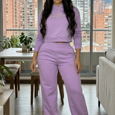 El Conjunto — Buzo Crop Hoodie + Pantalón Bota Recta