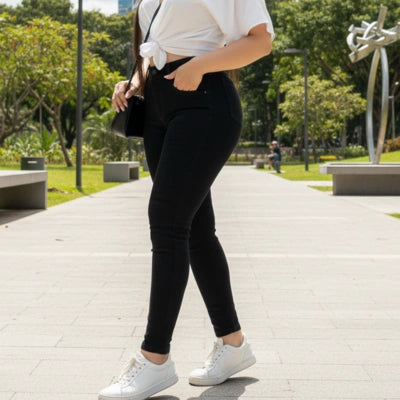 Negro. Skinny. Tiro alto.