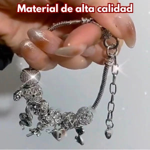 Brillo del Corazón™: Pulsera Charm de Lujo